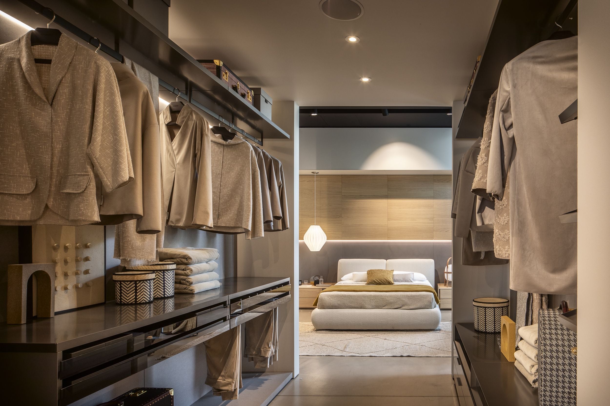 BREAK Walk-In Wardrobe