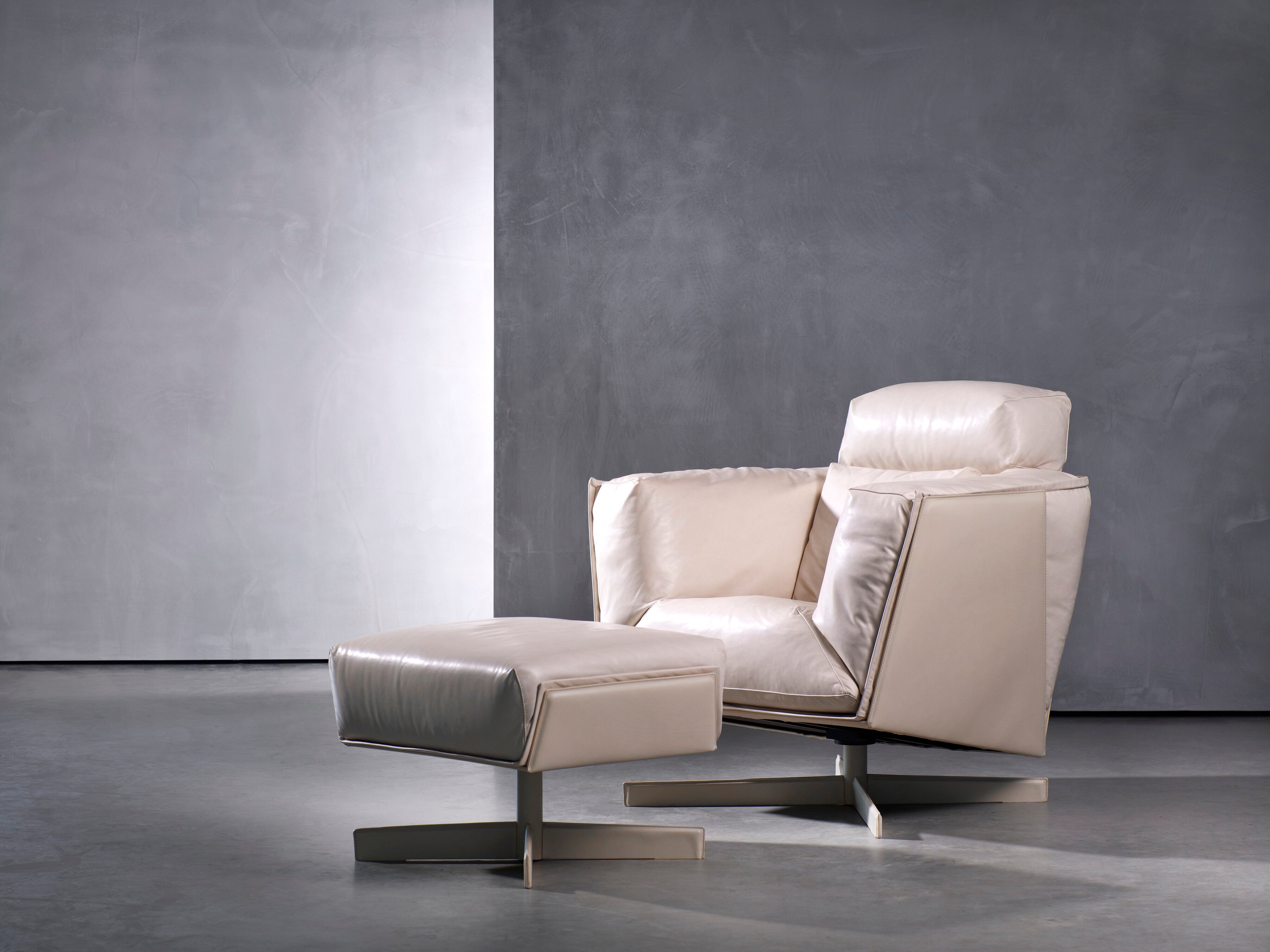 HEIT Lounge Chair